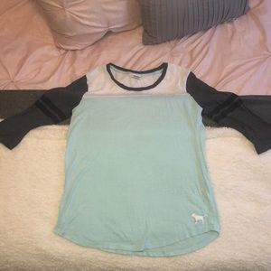 3/4 length sleeve shirt